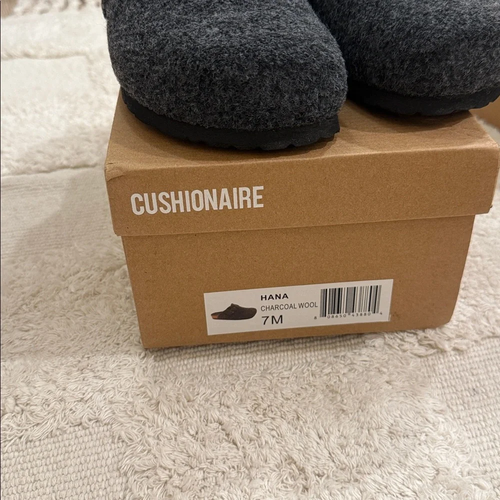 BRAND NEW CUSHIONAIRE Hana Cork Footbed Clog